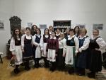 A Népi motívumok mai használatban nevű képzés résztvevői Parajdon